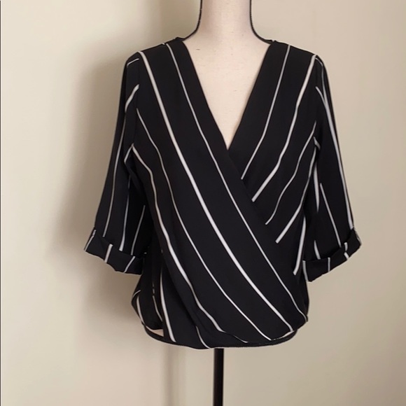 Francesca's Collections Tops - Francesca’s Collection 3/4 Sleeve Blouse Size S